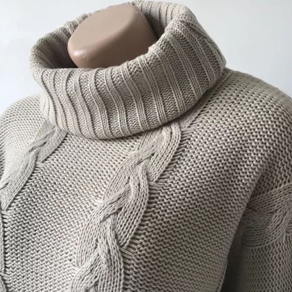 GWENDOLYN-CableKnit Chunky Turtleneck Sweater - Picture 4 of 7